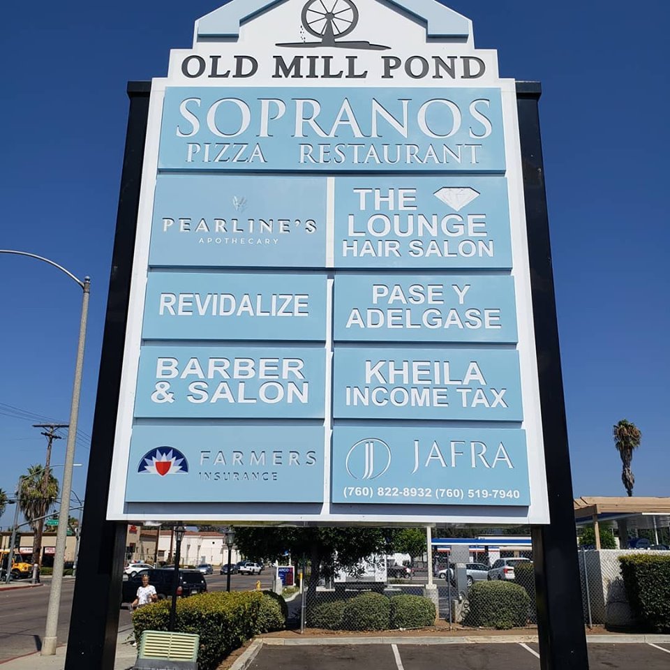 Tenant Pylon Signs for Shopping Centers in Escondido CA