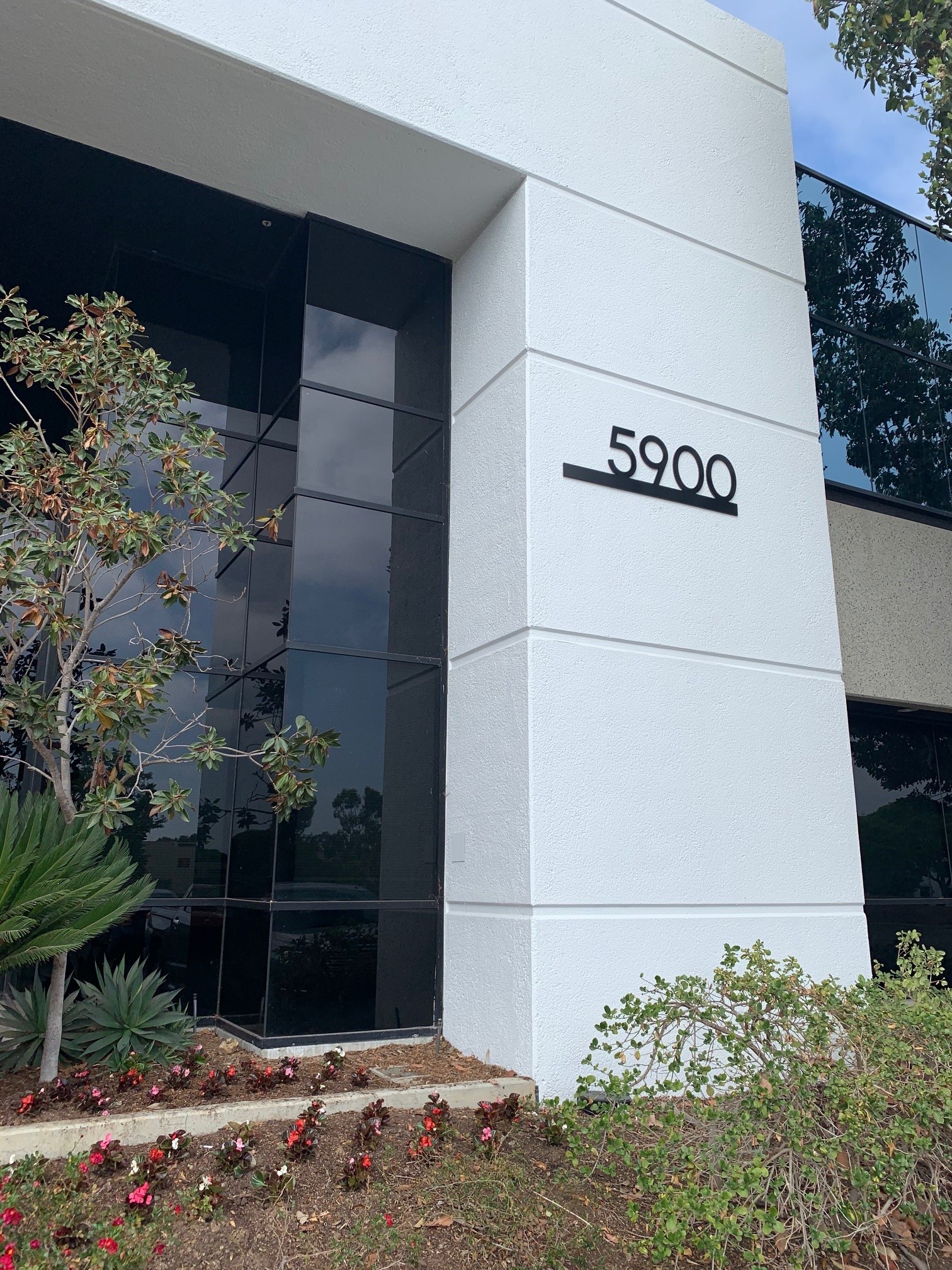 Office complex signs in Carlsbad CA